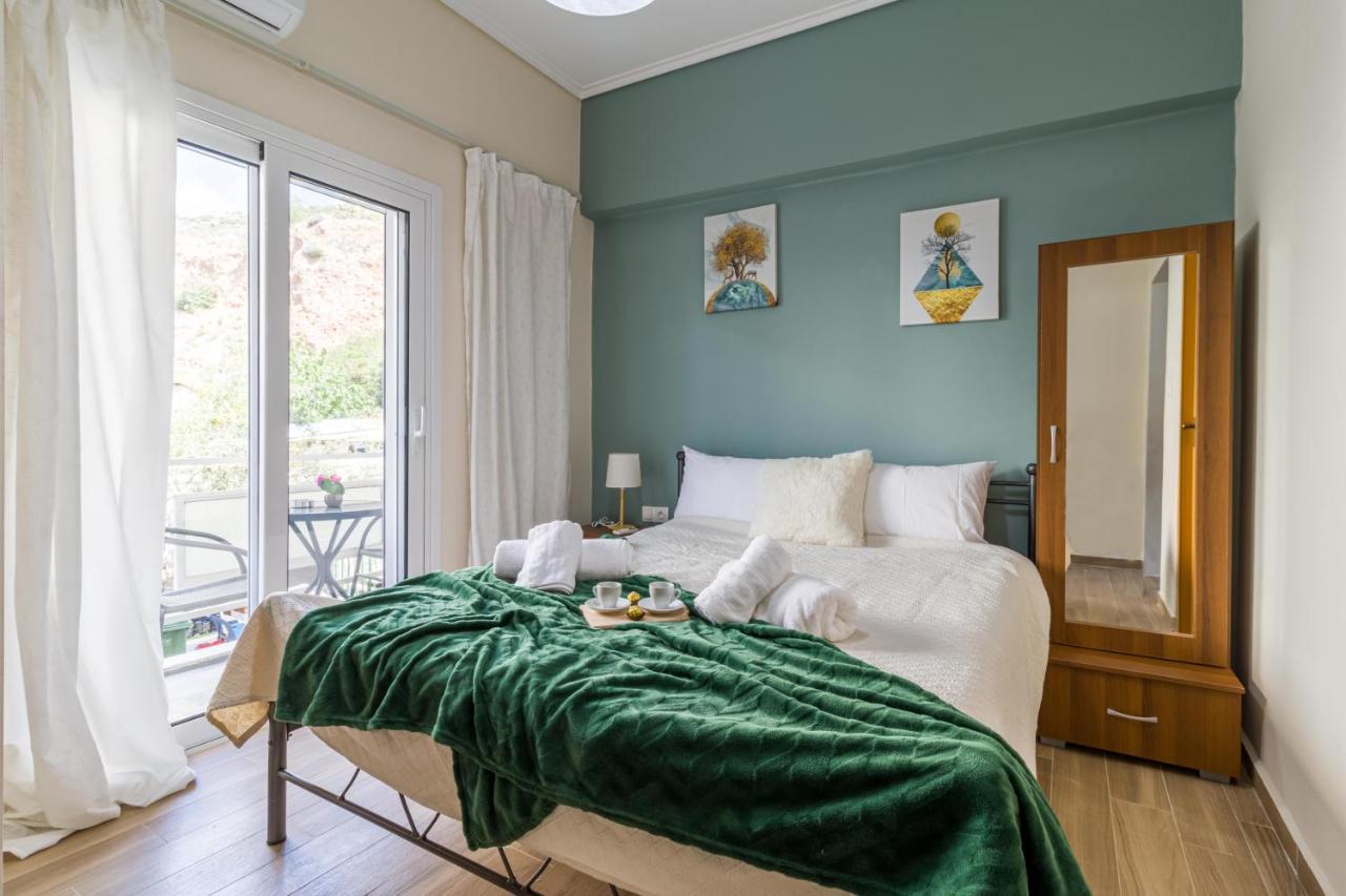 Couples Retreat, Fully Equipped Studio/ Loutraki Beach Apartment Exterior photo
