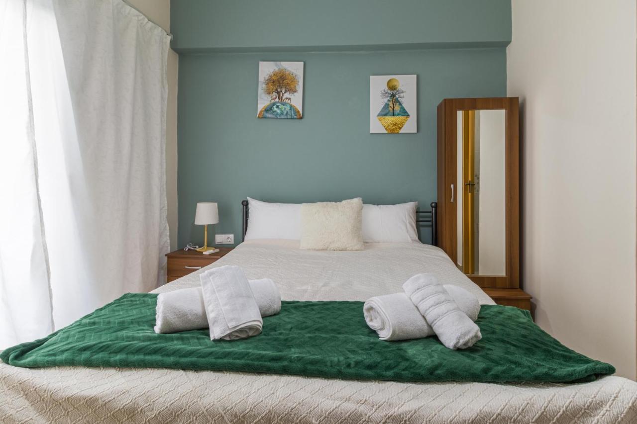 Couples Retreat, Fully Equipped Studio/ Loutraki Beach Apartment Exterior photo