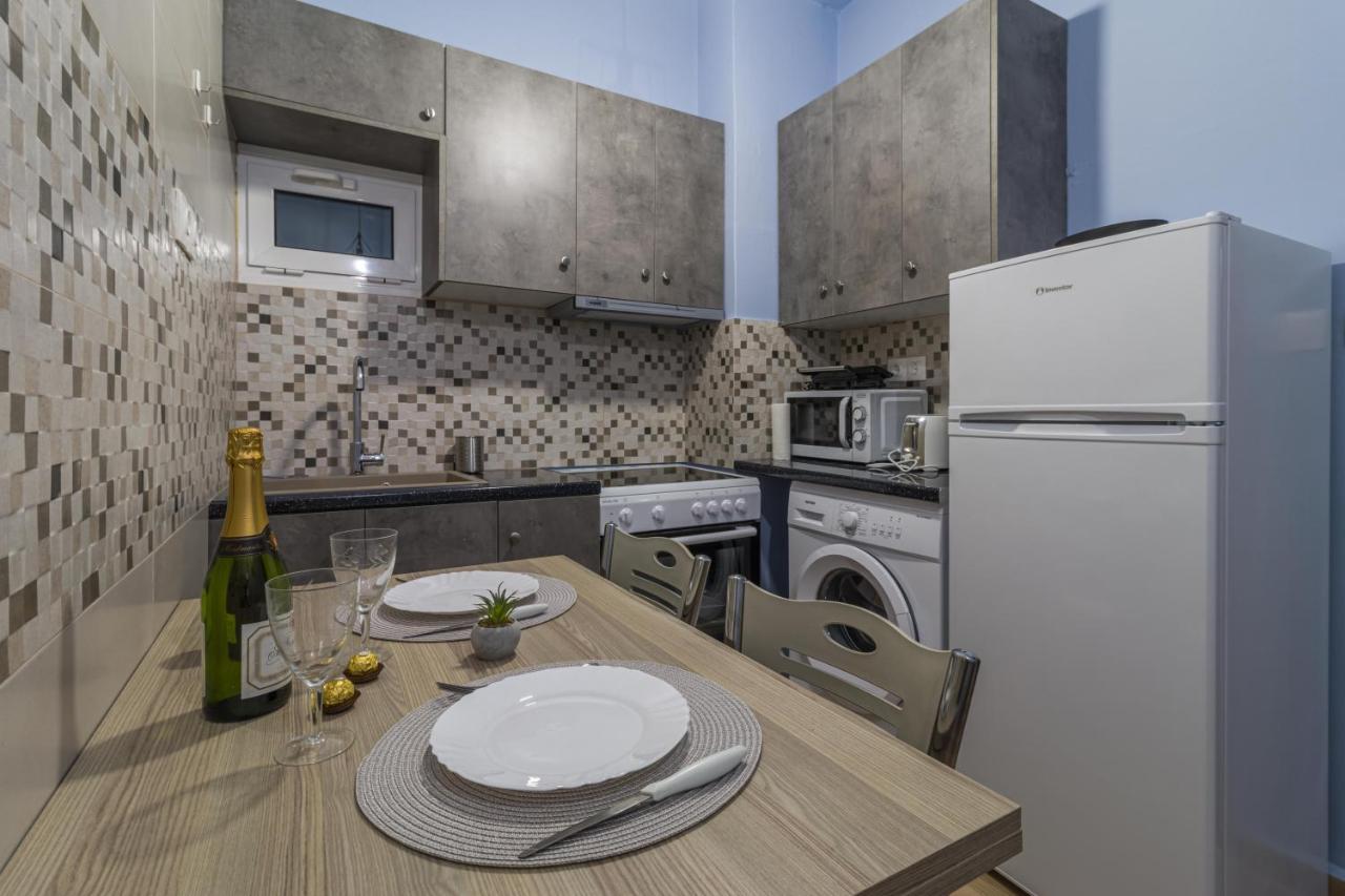 Couples Retreat, Fully Equipped Studio/ Loutraki Beach Apartment Exterior photo